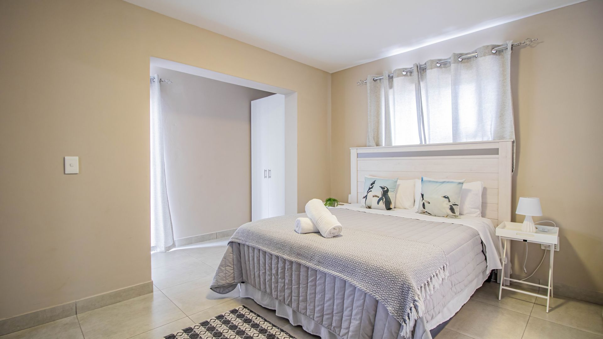 Registered Guest House with Jetty Access and Flexible Flatlet