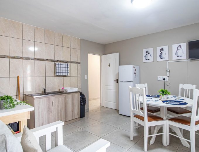 Registered Guest House with Jetty Access and Flexible Flatlet