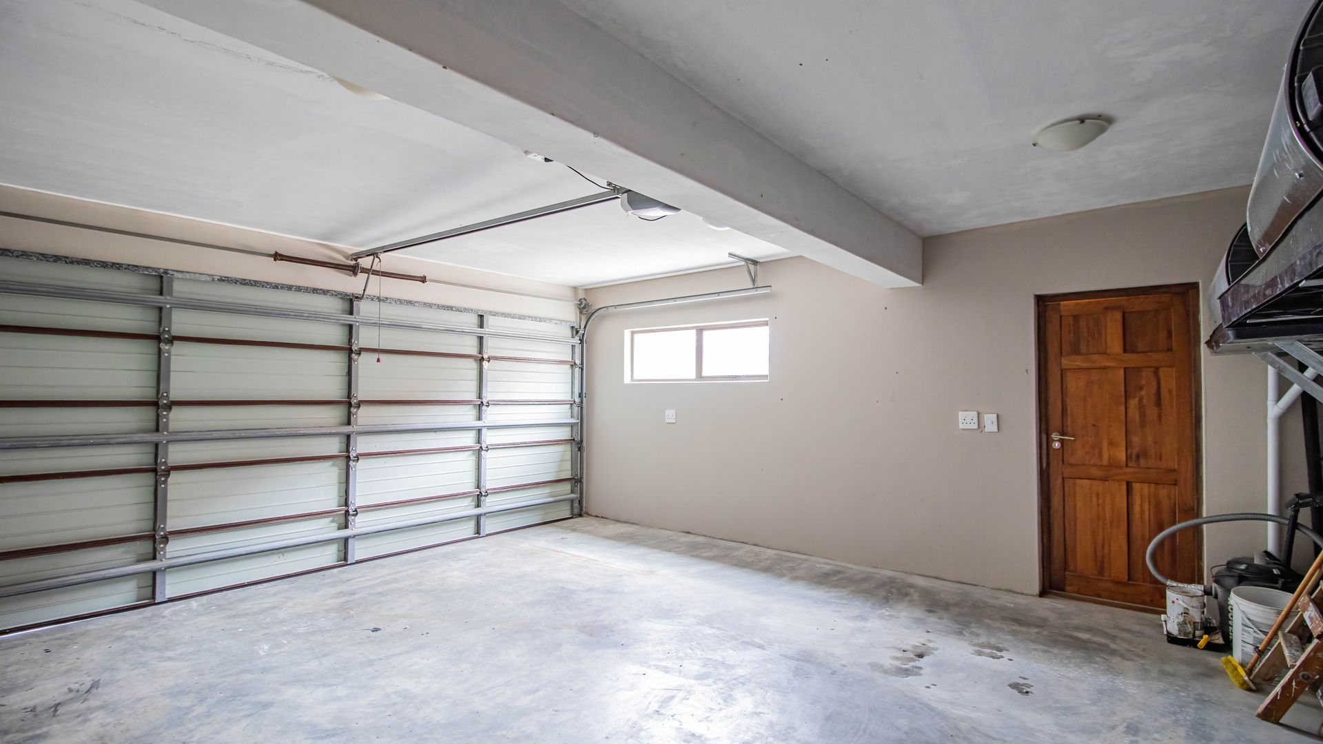 Registered Guest House with Jetty Access and Flexible Flatlet