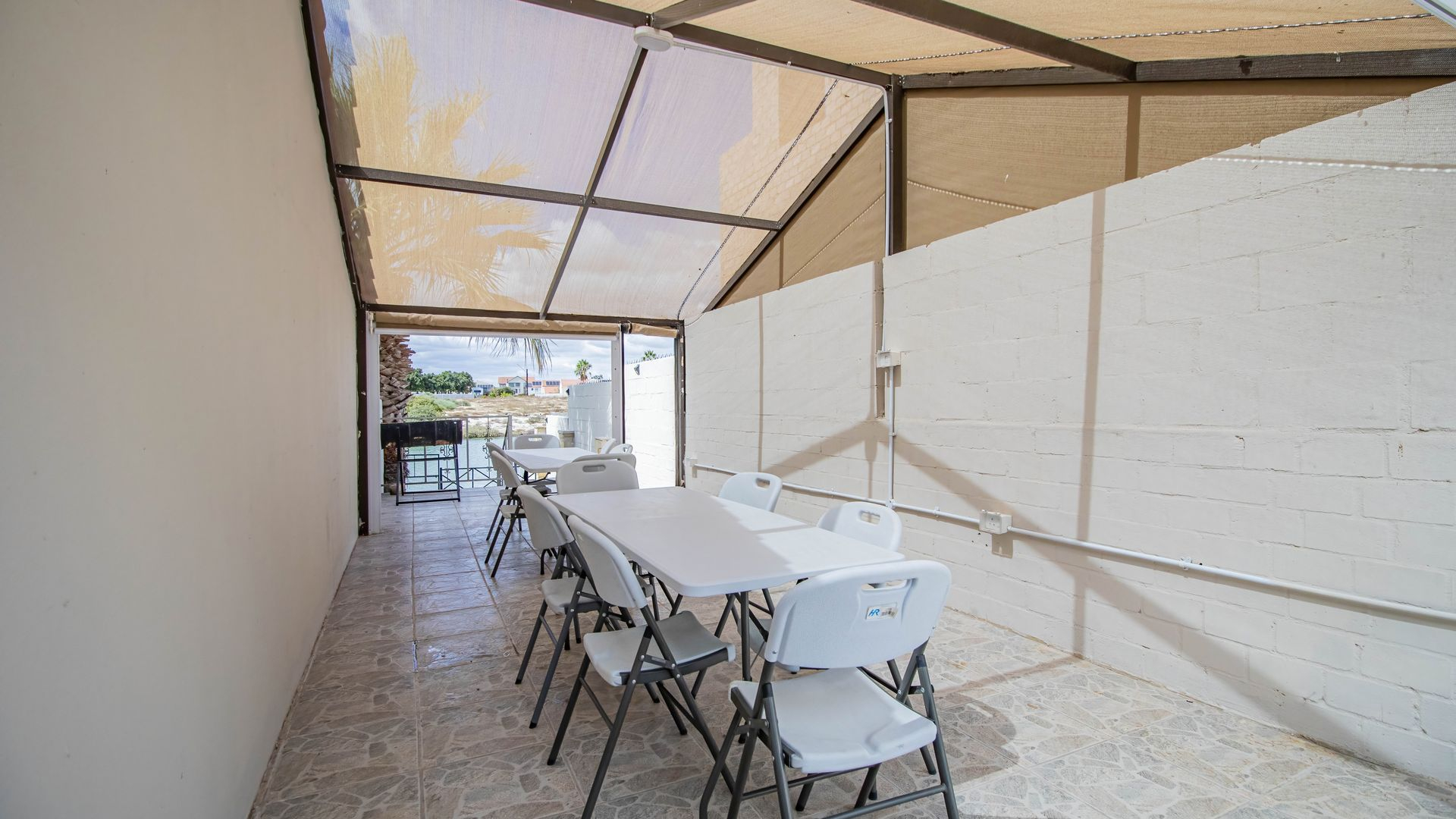 Registered Guest House with Jetty Access and Flexible Flatlet