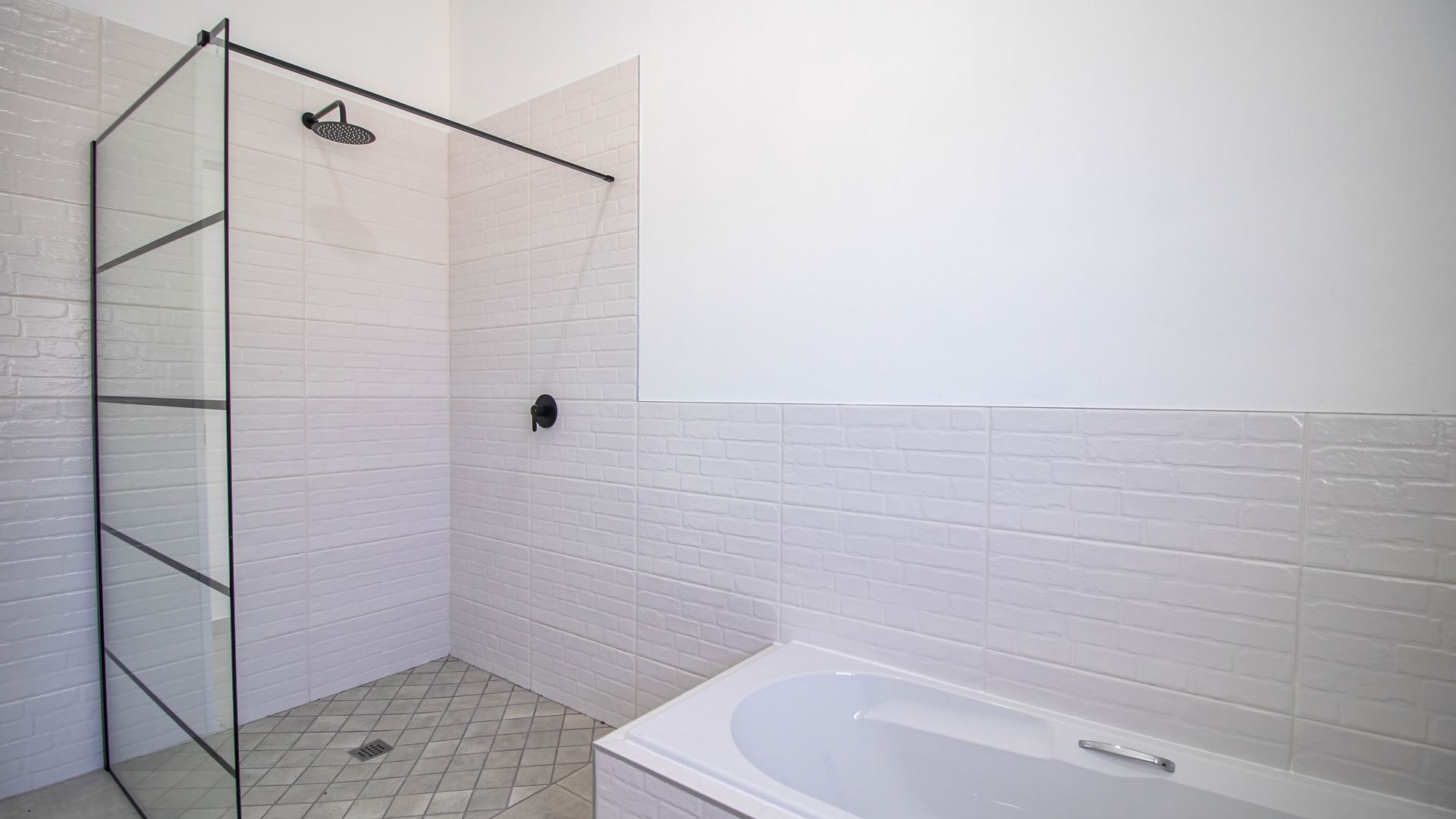 Modern Coastal Home with Separate Guest Suite in Secure Estate