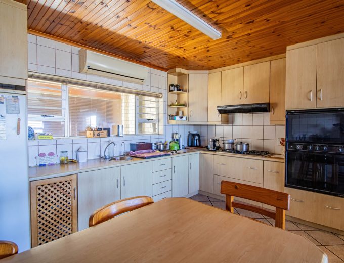 Spacious Family Home with Berg River Views in Velddrif, West Coast