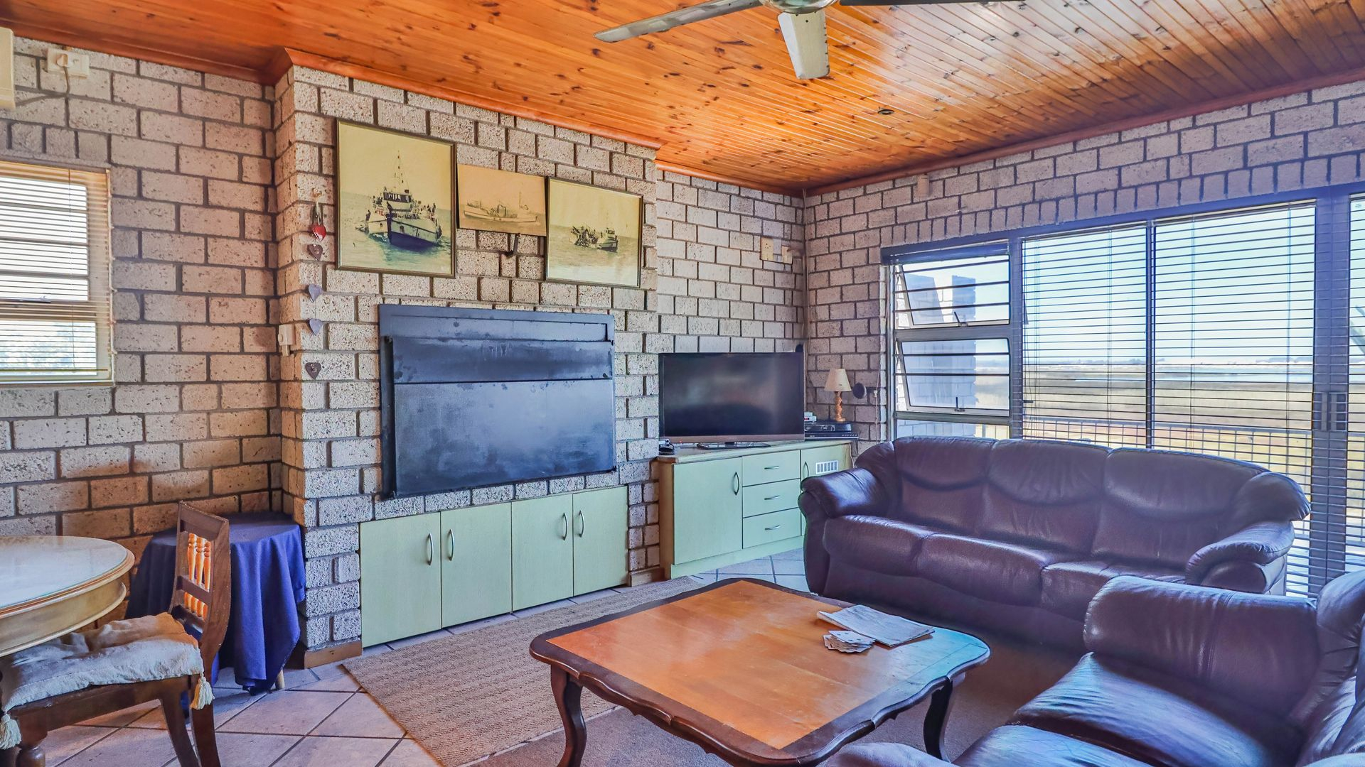 Spacious Family Home with Berg River Views in Velddrif, West Coast