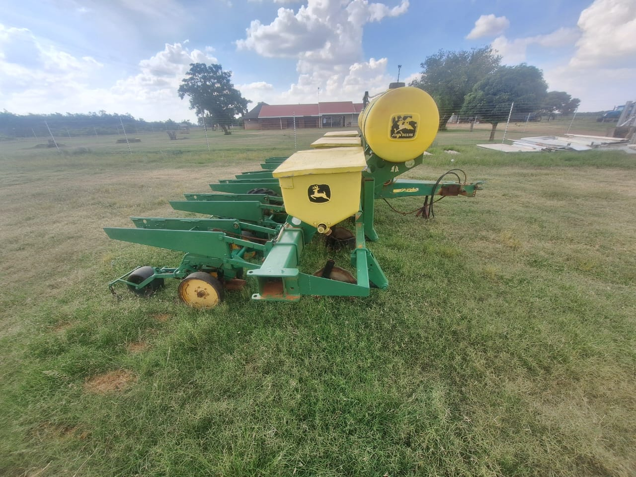 John deere 1750 6-ry Planter