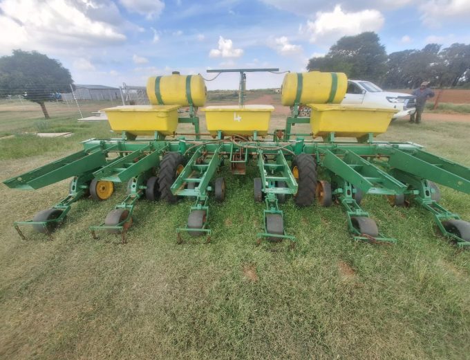 John deere 1750 6-ry Planter