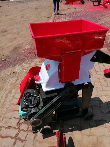 Hammer Mills, Maize Threshers, Pellet Machines – Everything to make feed this winter