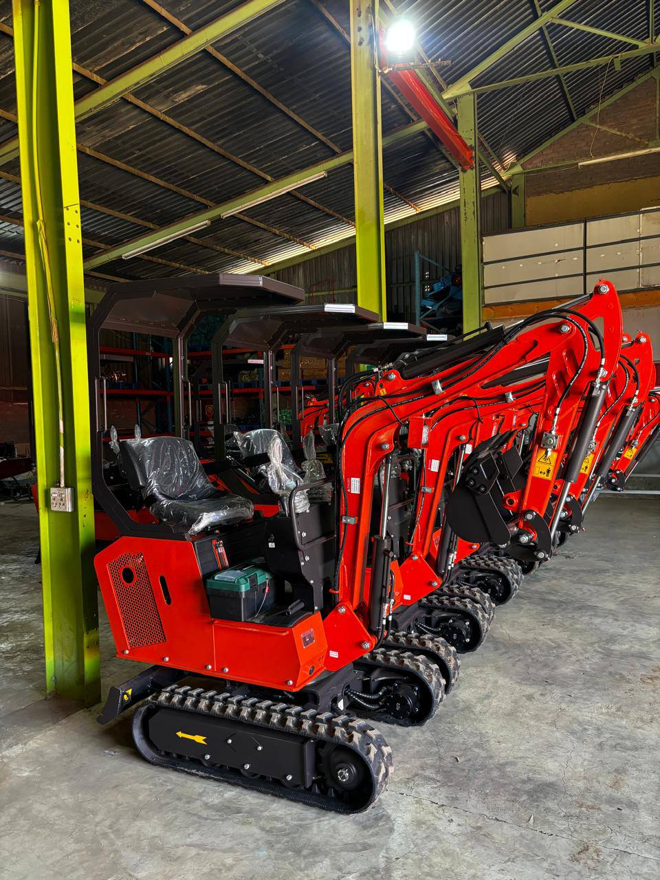 🚜 RY AGRI MINI EXCAVATOR – COMPACT POWER THAT WORKS AS HARD AS YOU DO 💪