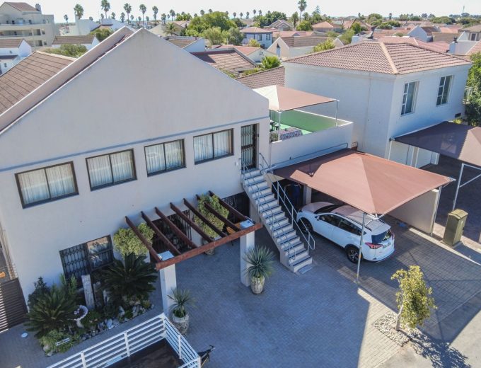 5 Bedroom home for sale in Port Owen, Cape West Coast.