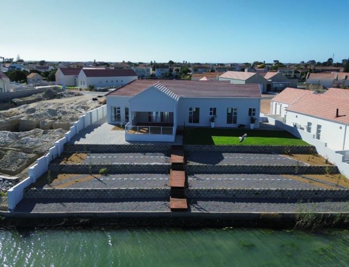 3 Bedroom home for sale on Admiral Island, Port Owen, Cape West Coast