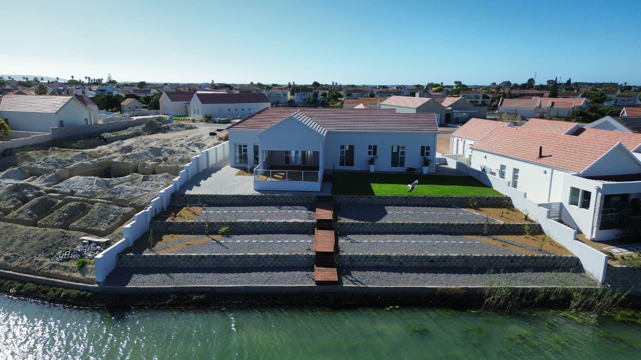 3 Bedroom home for sale on Admiral Island, Port Owen, Cape West Coast