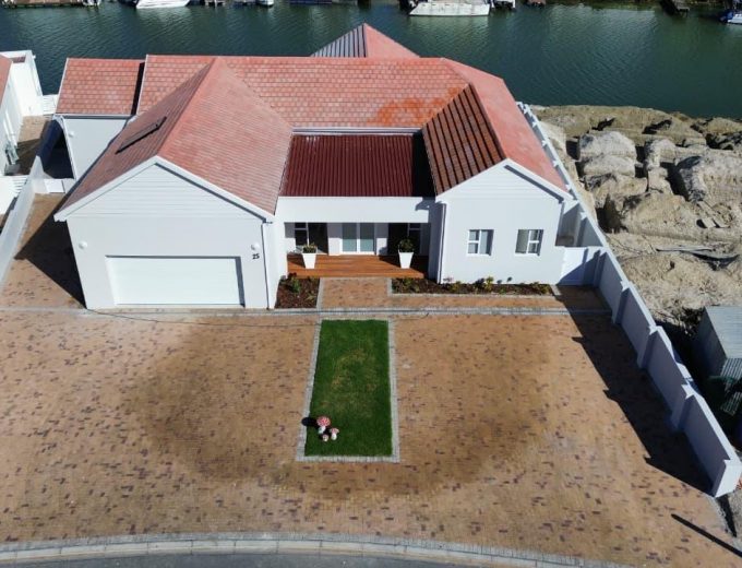 3 Bedroom home for sale on Admiral Island, Port Owen, Cape West Coast