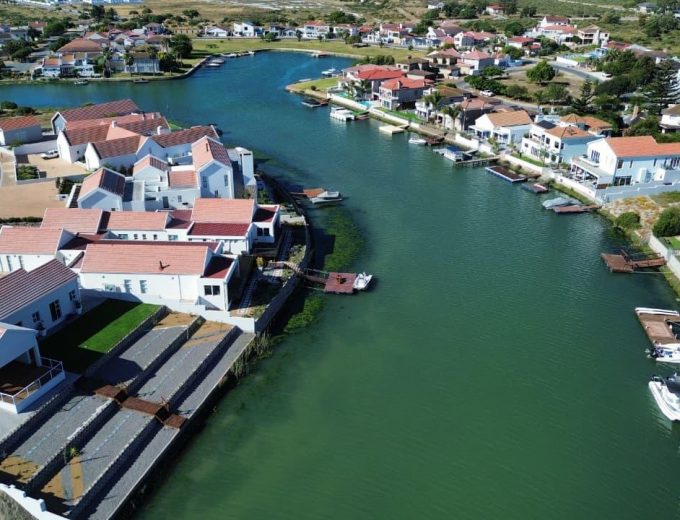 3 Bedroom home for sale on Admiral Island, Port Owen, Cape West Coast