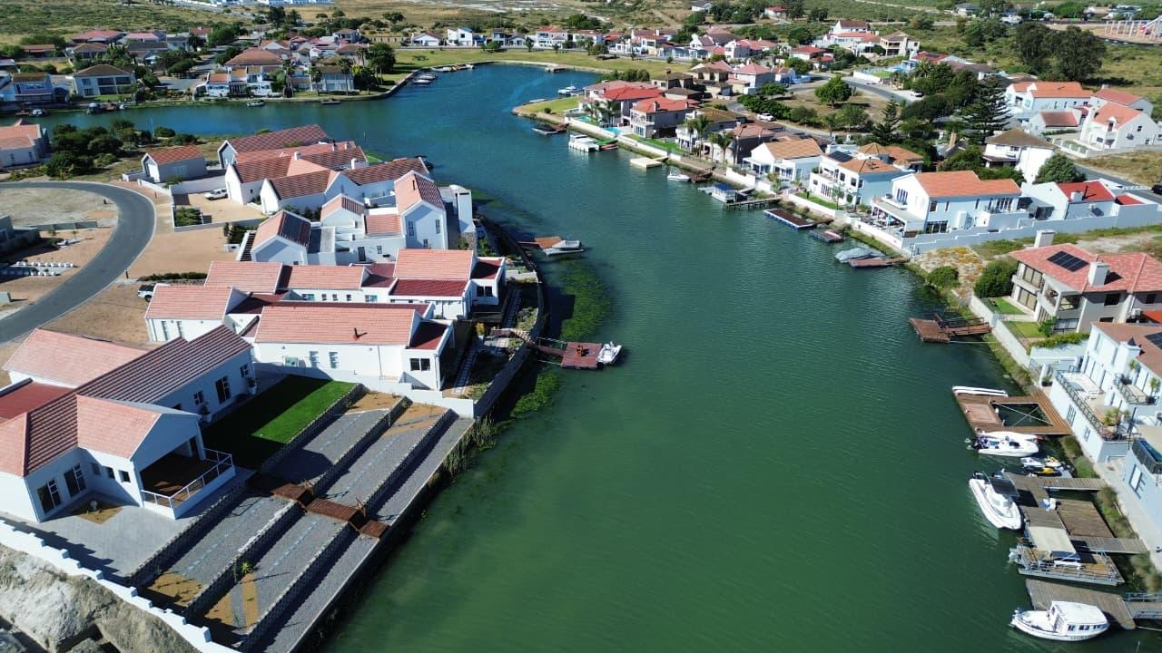 3 Bedroom home for sale on Admiral Island, Port Owen, Cape West Coast