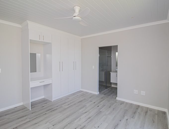 3 Bedroom home for sale on Admiral Island, Port Owen, Cape West Coast