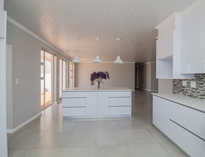 3 Bedroom home for sale on Admiral Island, Port Owen, Cape West Coast