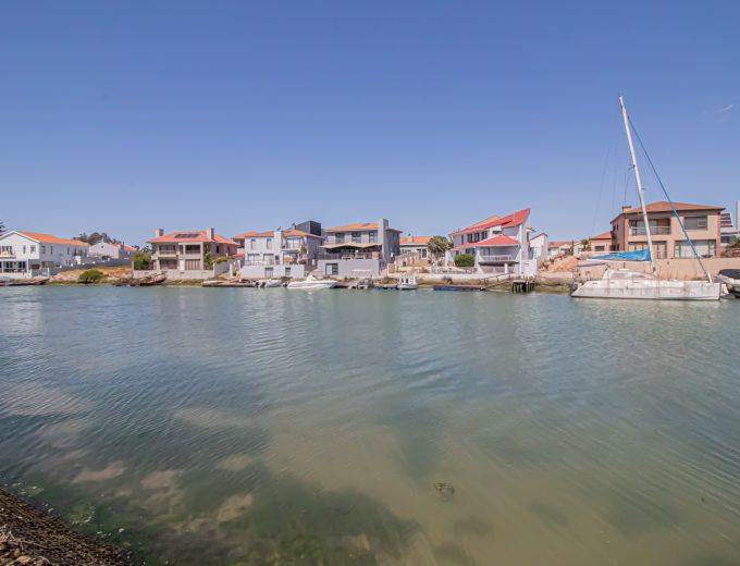 3 Bedroom home for sale on Admiral Island, Port Owen, Cape West Coast