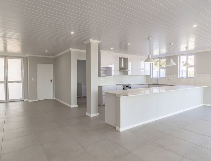 3 Bedroom home for sale on Admiral Island, Port Owen, Cape West Coast.