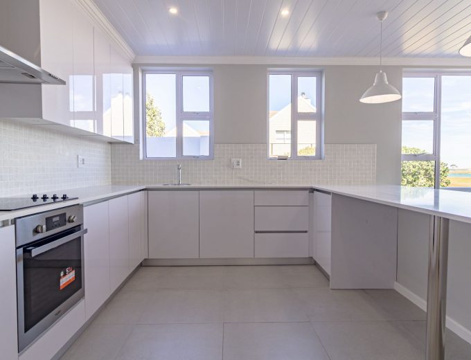 3 Bedroom home for sale on Admiral Island, Port Owen, Cape West Coast.