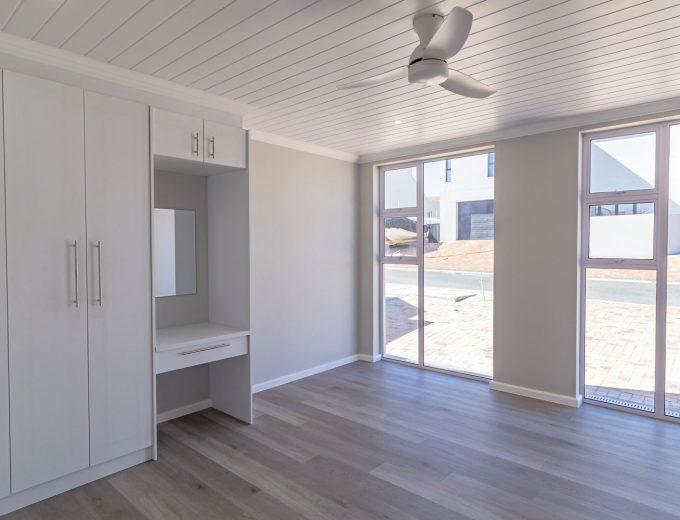 3 Bedroom home for sale on Admiral Island, Port Owen, Cape West Coast.