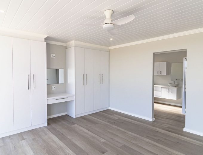 3 Bedroom home for sale on Admiral Island, Port Owen, Cape West Coast.