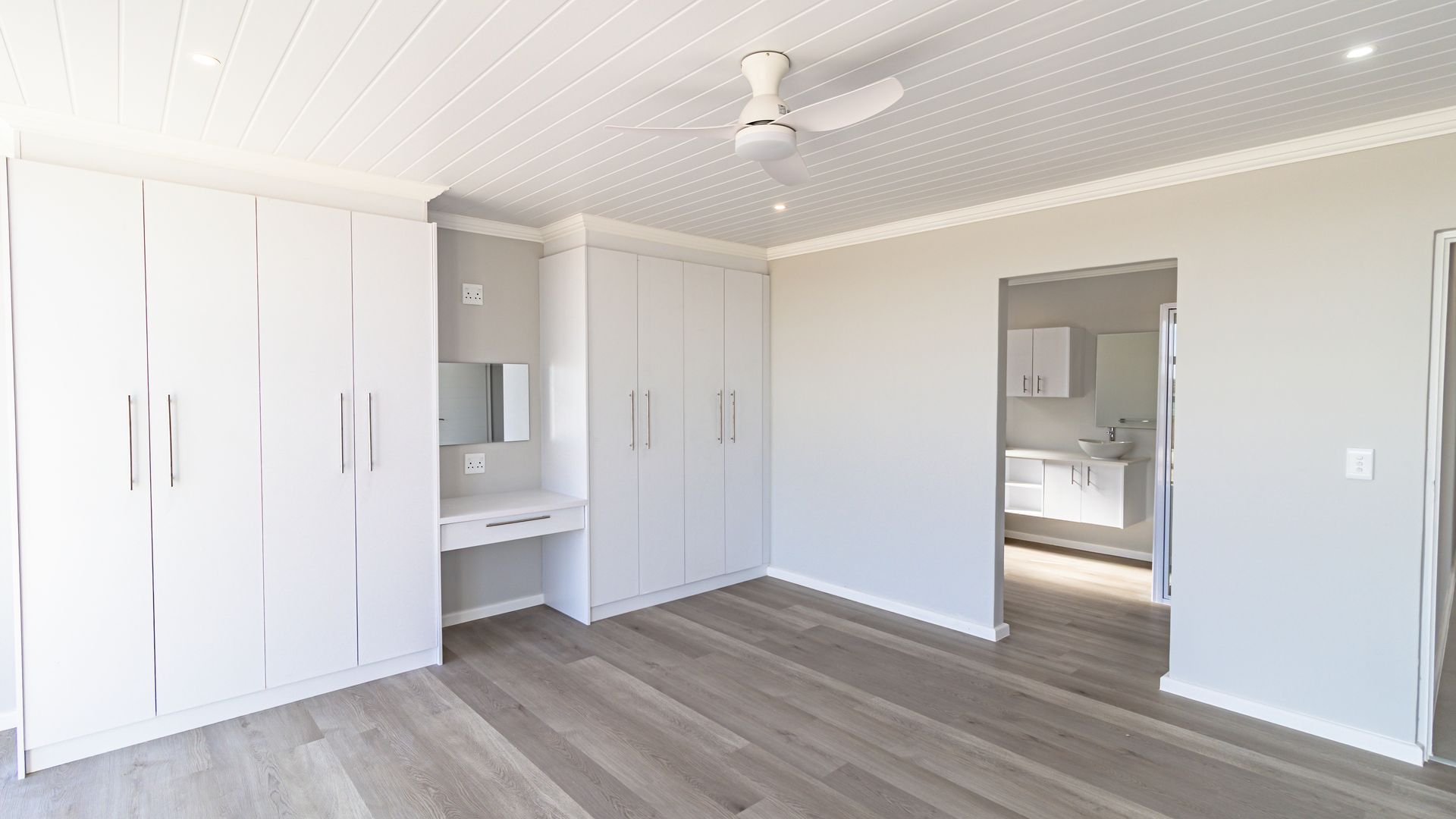 3 Bedroom home for sale on Admiral Island, Port Owen, Cape West Coast.