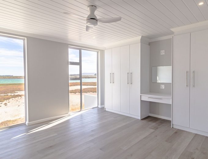 3 Bedroom home for sale on Admiral Island, Port Owen, Cape West Coast.