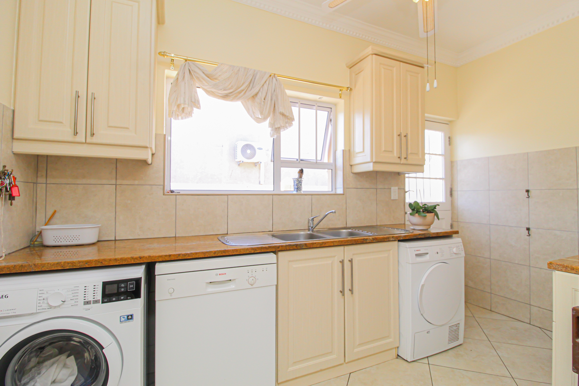 Prestigious 3-bedroom waterfront home for sale – Port Owen Marina. Cape West Coast.