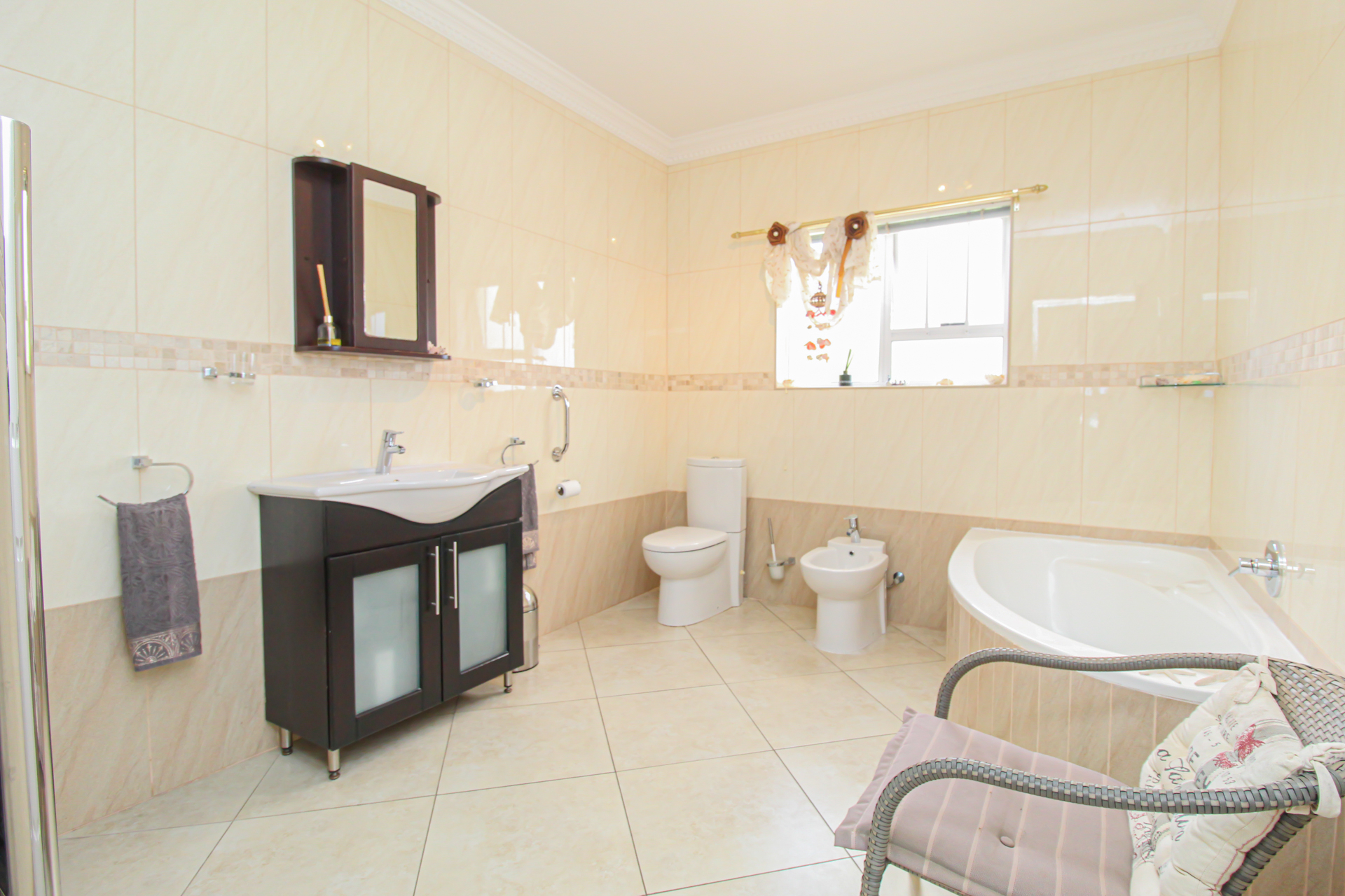 Prestigious 3-bedroom waterfront home for sale – Port Owen Marina. Cape West Coast.