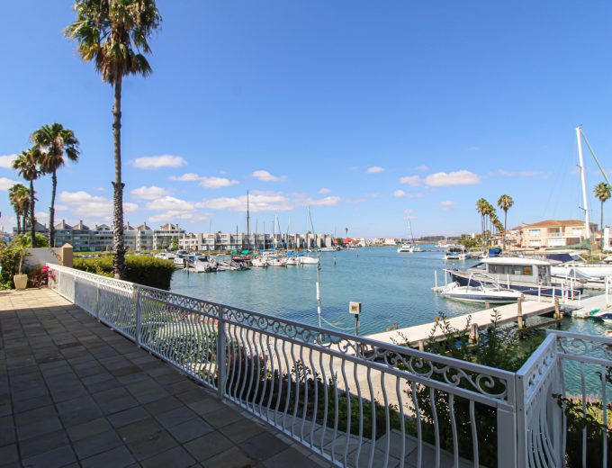 Prestigious 3-bedroom waterfront home for sale – Port Owen Marina. Cape West Coast.