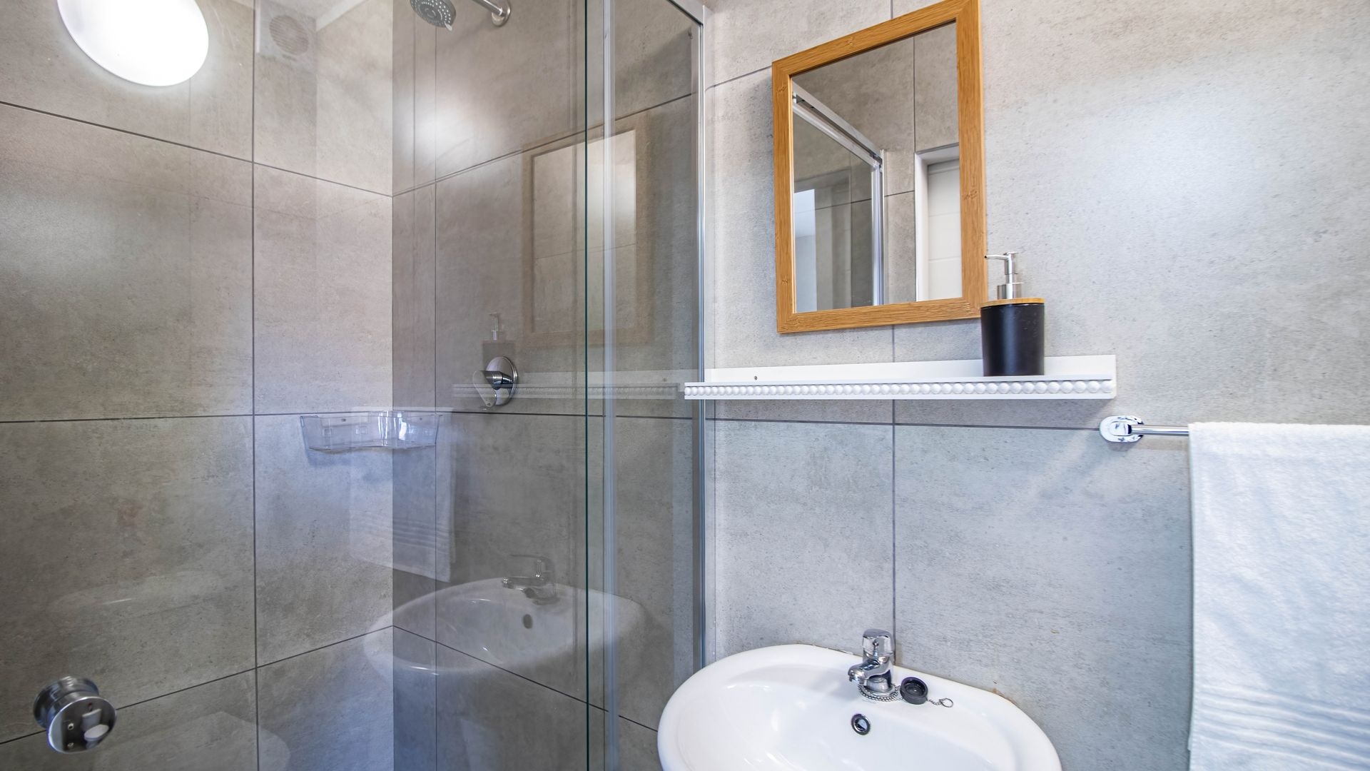 Guesthouse with Jetty for Sale in Port Owen, Cape West Coast