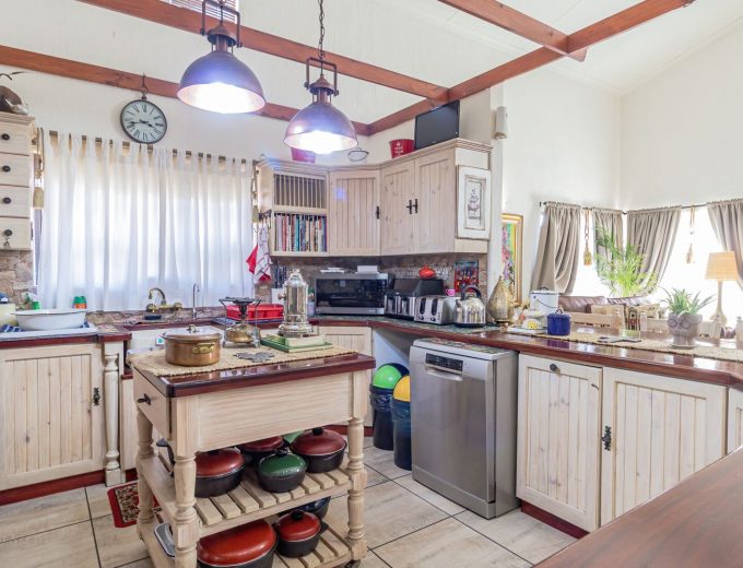 5 Bedroom home for sale in Port Owen, Cape West Coast.