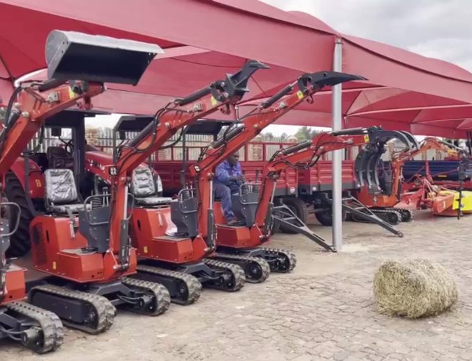 🚜 RY AGRI MINI EXCAVATOR – COMPACT POWER THAT WORKS AS HARD AS YOU DO 💪