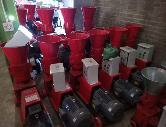 Hammer Mills, Maize Threshers, Pellet Machines – Everything to make feed this winter