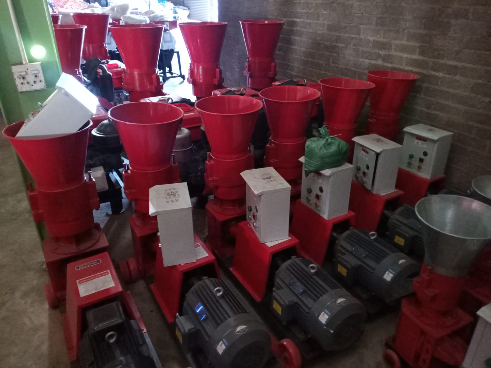 Hammer Mills, Maize Threshers, Pellet Machines – Everything to make feed this winter