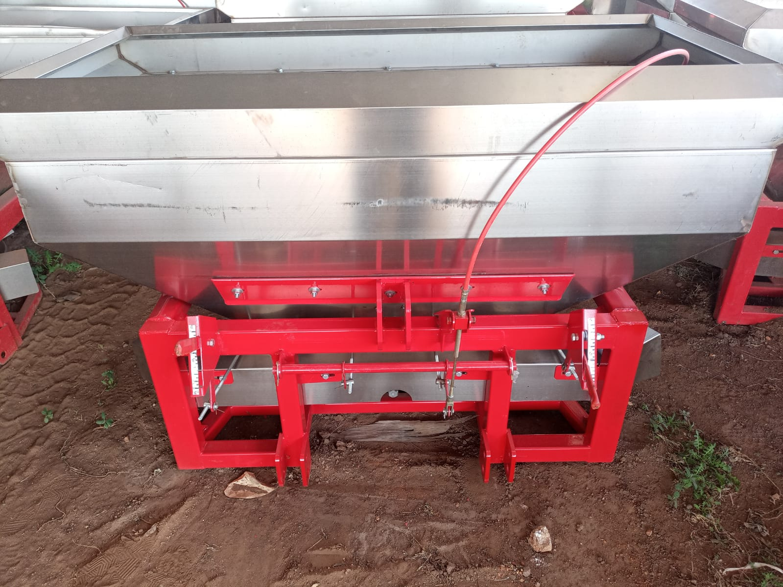 FERTILIZER SPREADER 600L and 800L – DISCOUNT CODE (TIMZA)
