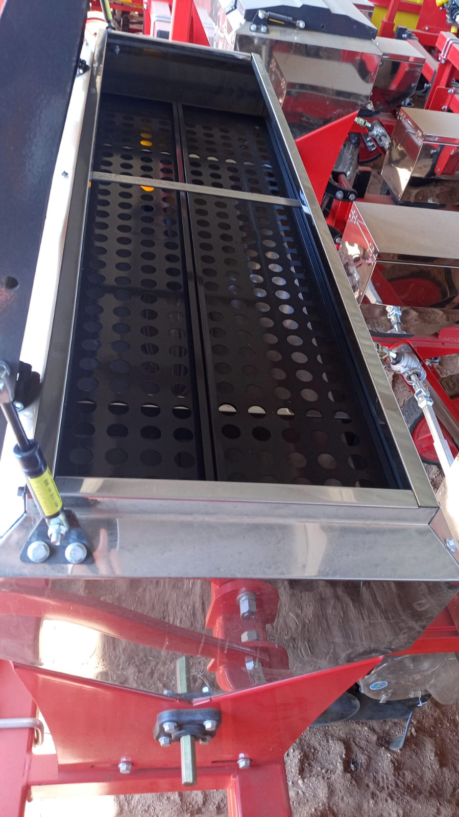 Maize and Bean Planters 2,3 and 4 Row – Call today for yours