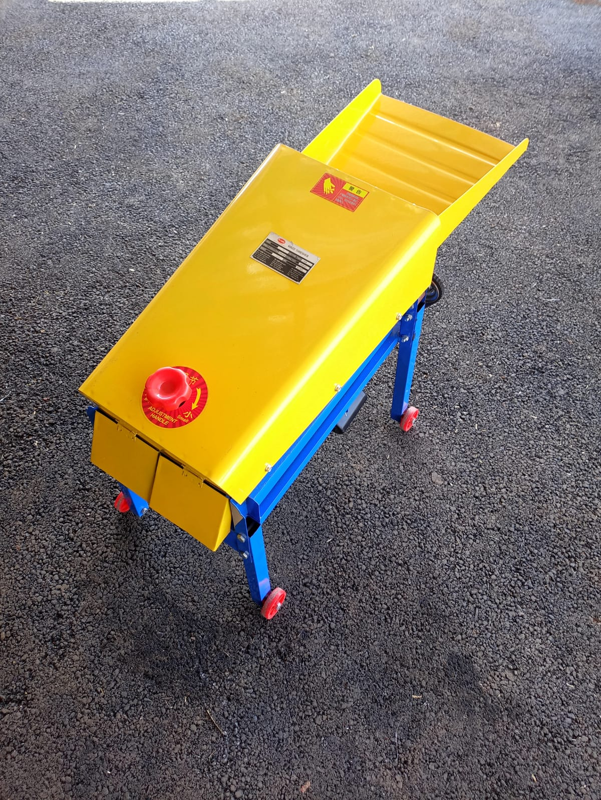 Hammer Mills, Maize Threshers, Pellet Machines – Everything to make feed this winter