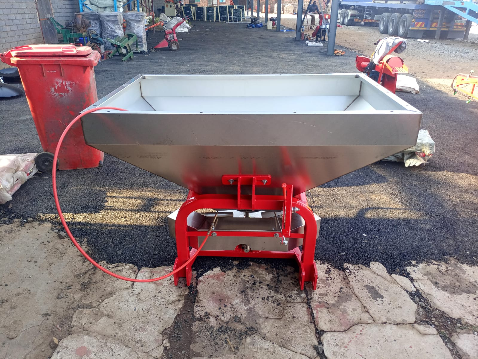 FERTILIZER SPREADER 600L and 800L – DISCOUNT CODE (TIMZA)