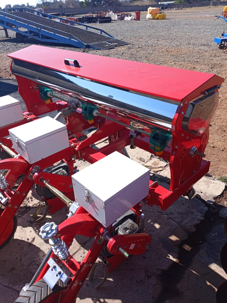 Maize and Bean Planters 2,3 and 4 Row – Call today for yours