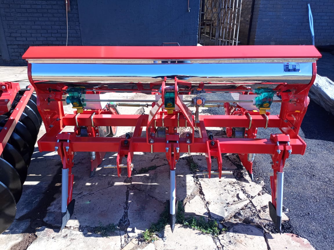 Maize and Bean Planters 2,3 and 4 Row – Call today for yours