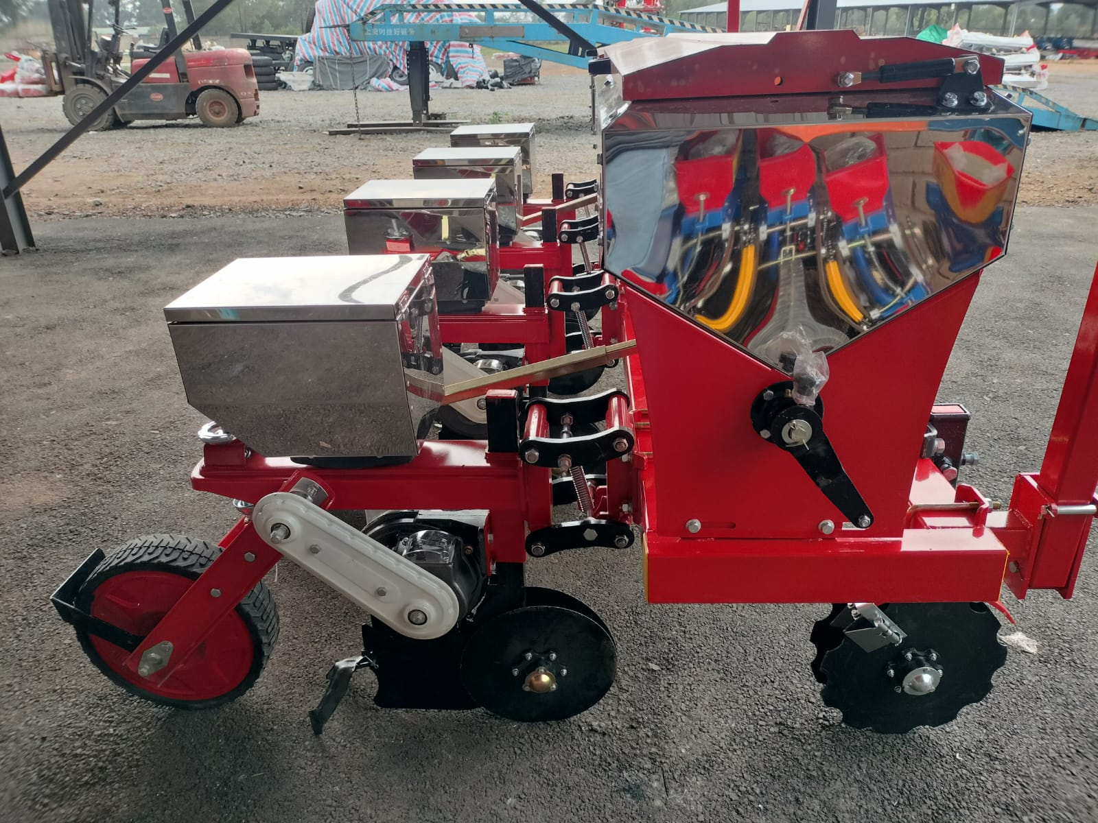 Maize and Bean Planters 2,3 and 4 Row – Call today for yours