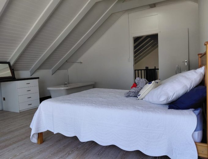 4 Bedroom Home for sale in Velddrif, Cape West Coast.