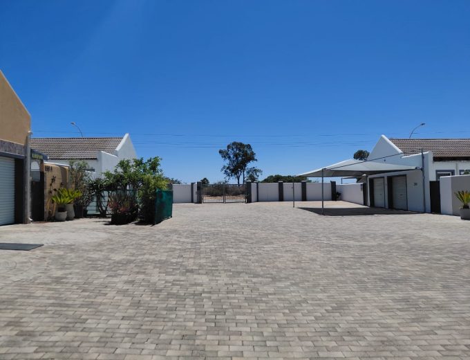4 Bedroom Home for sale in Velddrif, Cape West Coast.