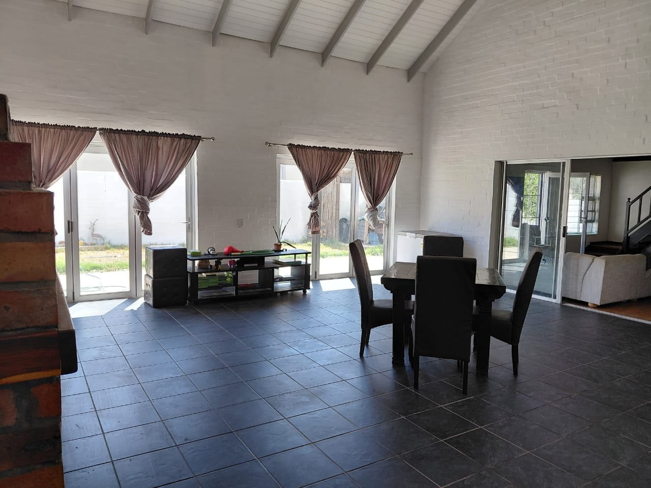 4 Bedroom Home for sale in Velddrif, Cape West Coast.