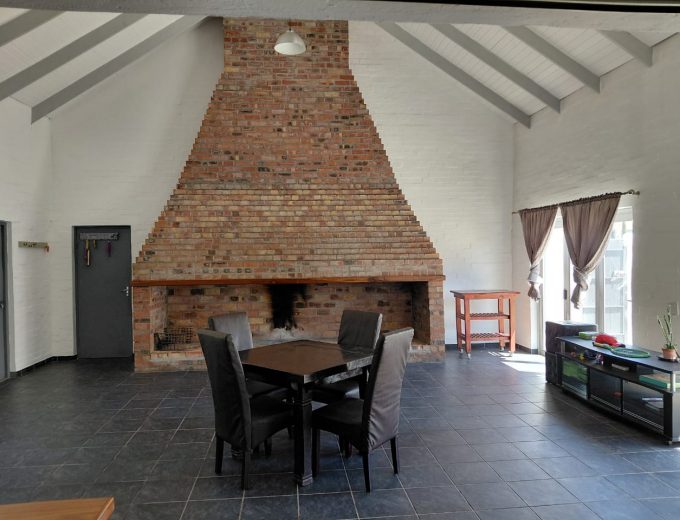 4 Bedroom Home for sale in Velddrif, Cape West Coast.