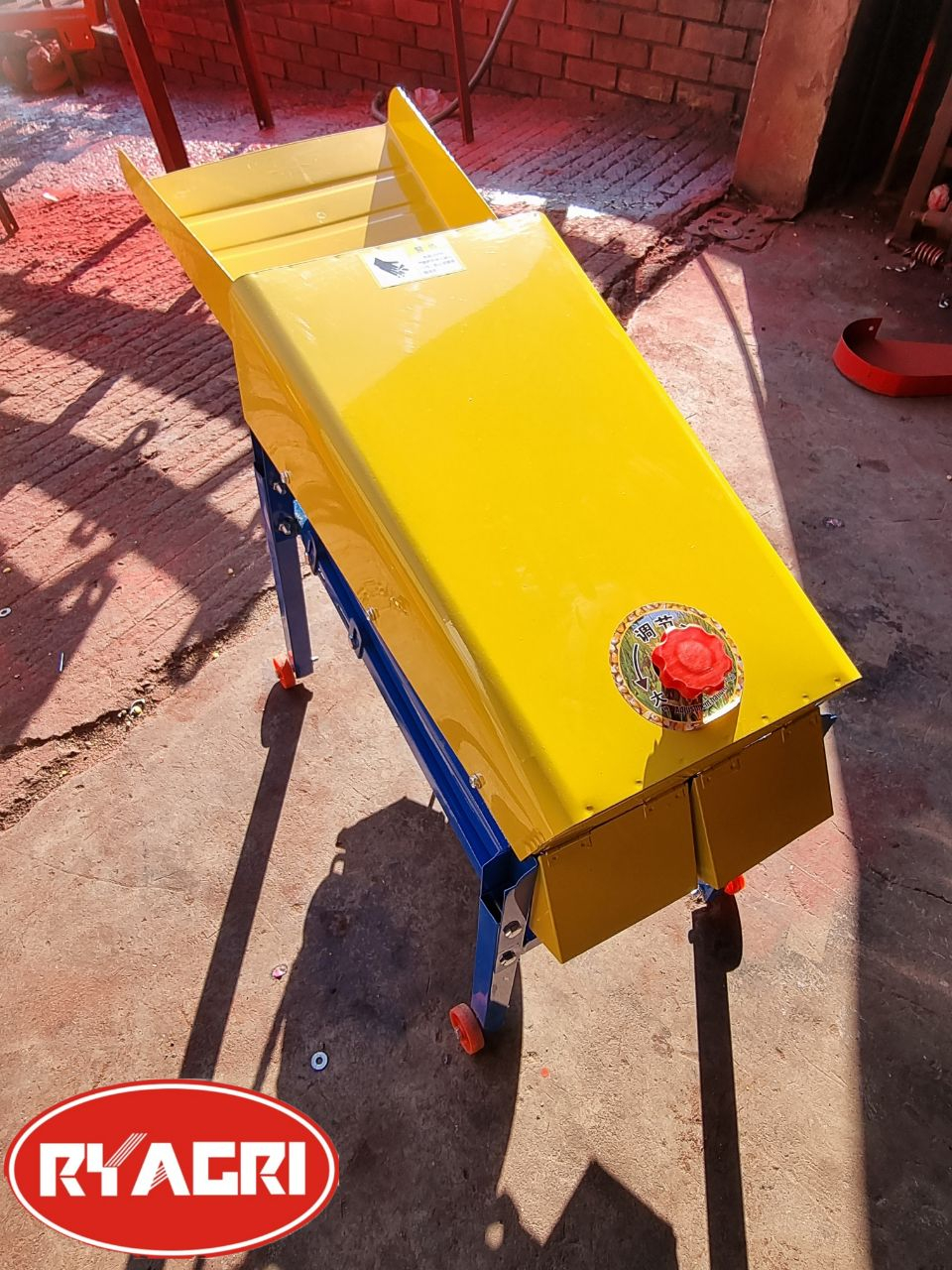 Hammer Mills, Maize Threshers, Pellet Machines – Everything to make feed this winter