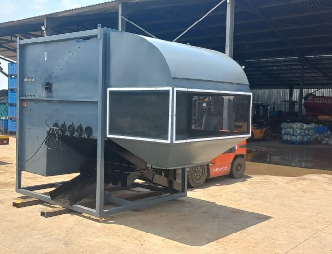 2-3 t/h R 75k excl 7-10 t/h R 105k excl 15-20 t/h R 135k excl 30-40 t/h R 175k excl 40-60 t/h R 225k excl Graan skoomakers kan sorter in verskillende Sizes.Koop nuut van die vloer af. Henneman area