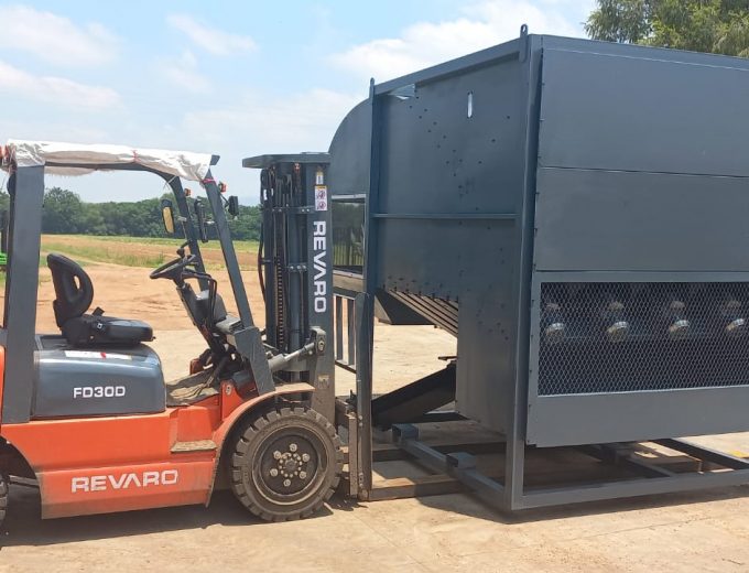 2-3 t/h R 75k excl 7-10 t/h R 105k excl 15-20 t/h R 135k excl 30-40 t/h R 175k excl 40-60 t/h R 225k excl Graan skoomakers kan sorter in verskillende Sizes.Koop nuut van die vloer af. Henneman area