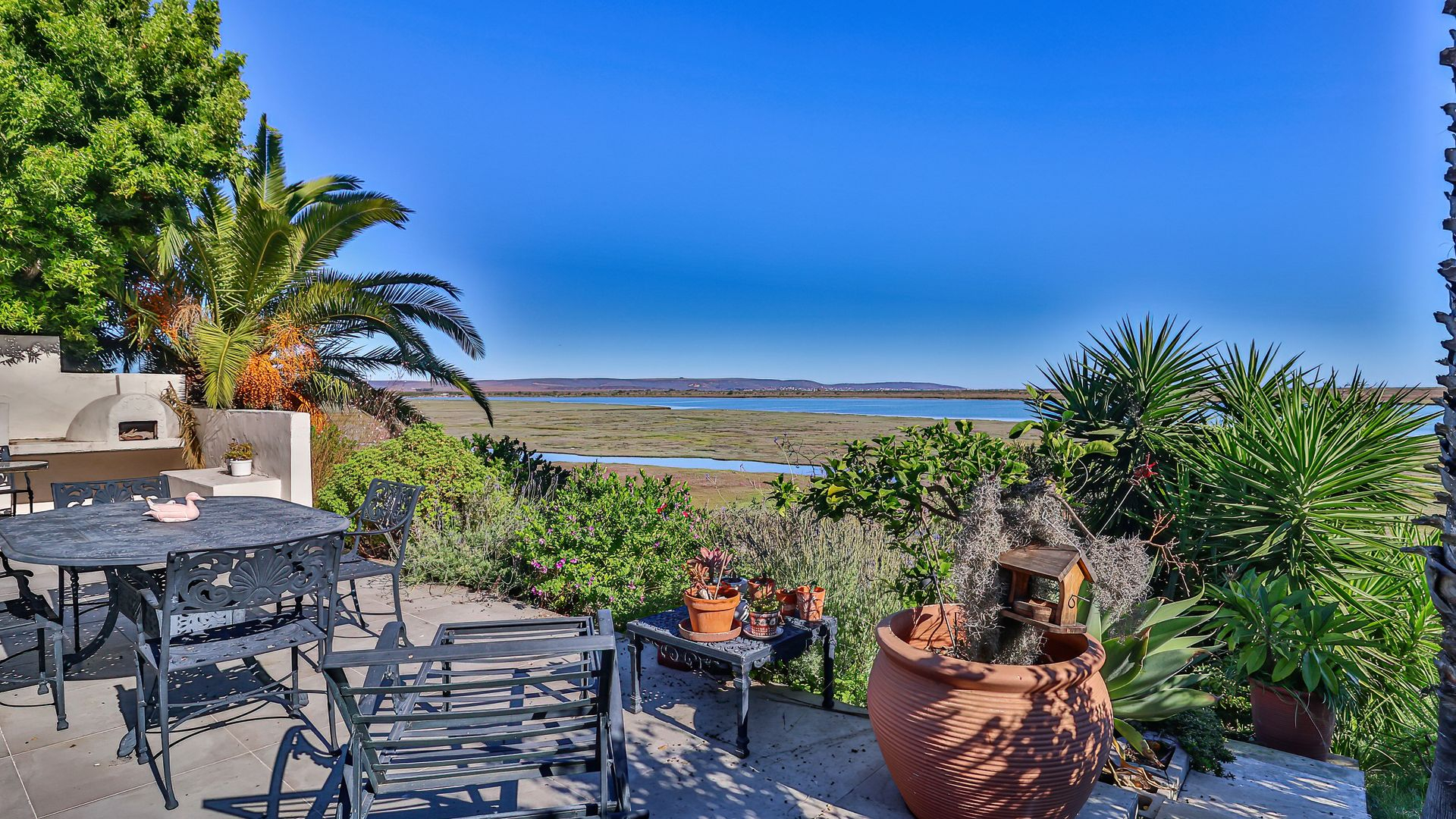 RENTAL: RIVERVIEW RETREAT IN PORT OWEN (WEST COAST)