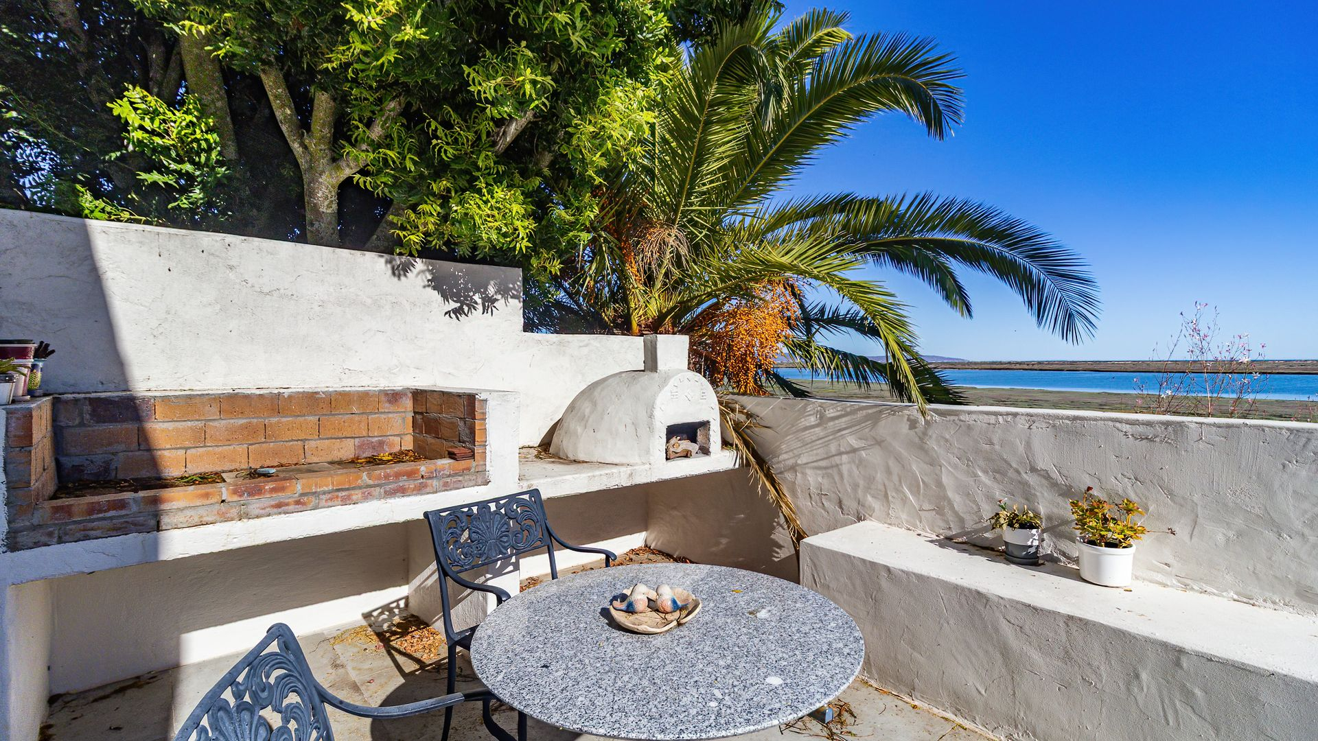 RENTAL: RIVERVIEW RETREAT IN PORT OWEN (WEST COAST)